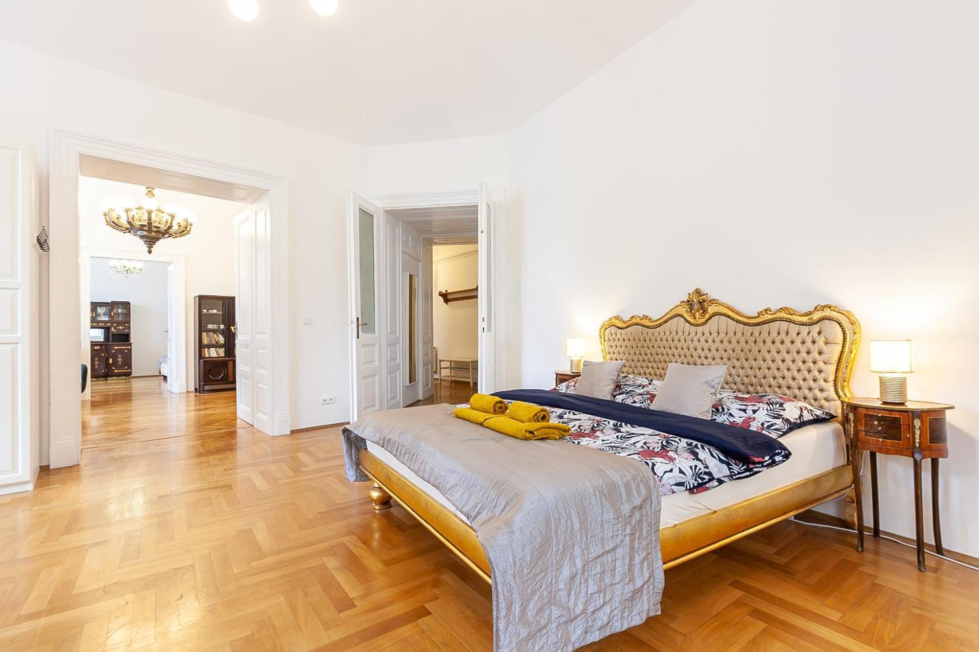 Royal Apartment By Charles Bridge View Of Saint Nicholas Church Πράγα Εξωτερικό φωτογραφία