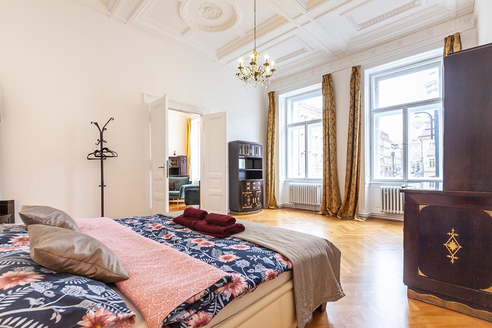 Royal Apartment By Charles Bridge View Of Saint Nicholas Church Πράγα Εξωτερικό φωτογραφία