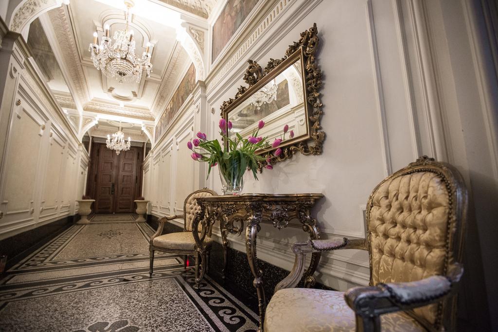 Royal Apartment By Charles Bridge View Of Saint Nicholas Church Πράγα Εξωτερικό φωτογραφία
