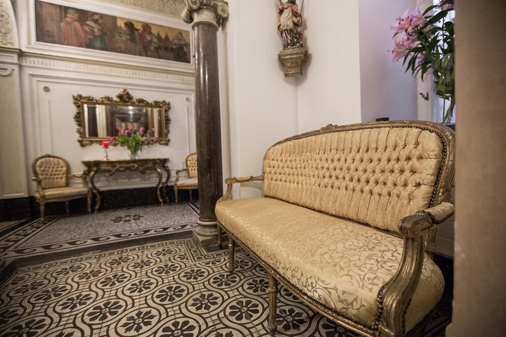 Royal Apartment By Charles Bridge View Of Saint Nicholas Church Πράγα Δωμάτιο φωτογραφία